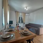 Ionian Avra Atháni